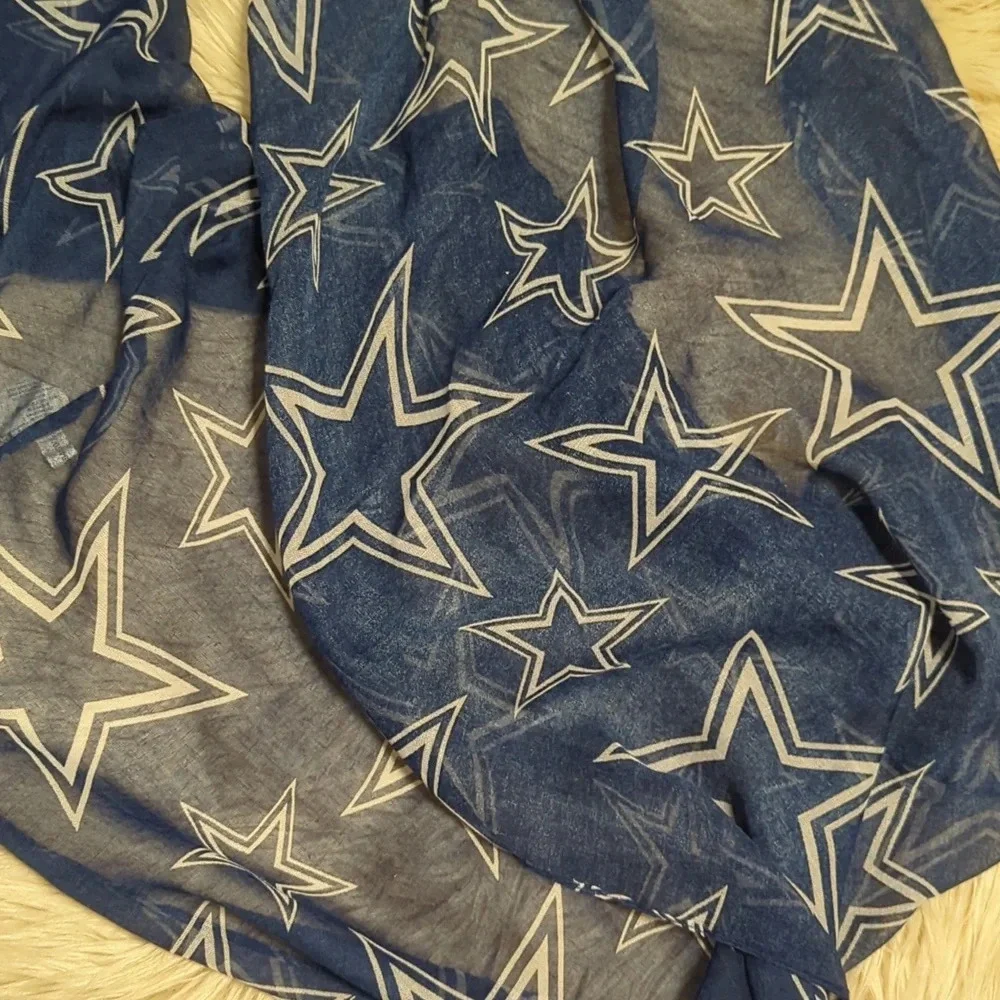 Dallas cowboys star Infinity scarf - Picture 2 of 3